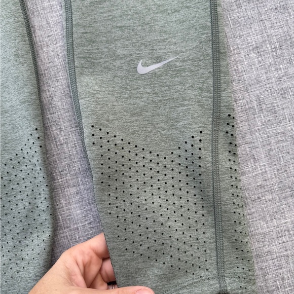 Nike Epic Lux Running Leggings - Picture 4 of 8